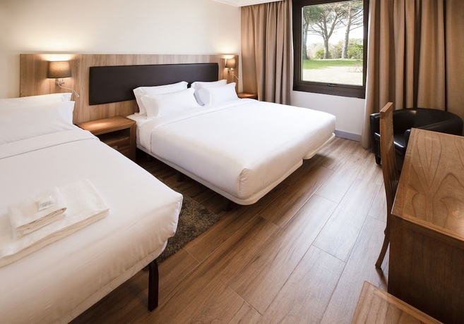 Imagen de la habitación del Hotel Eden Park, Riudellots de la Selva. Foto 14