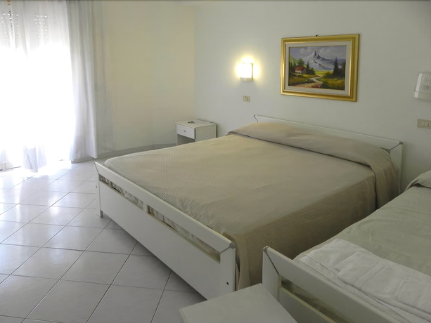 Imagen de la habitación del Hotel Eden, Perdifumo. Foto 8