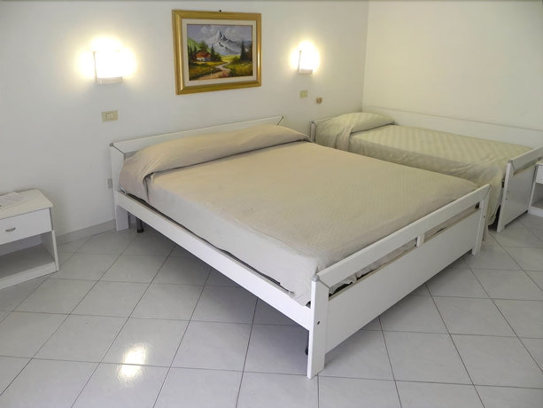 Imagen de la habitación del Hotel Eden, Perdifumo. Foto 10