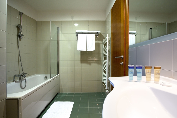 Imagen de la habitación del Hotel Eden, Podstrana. Foto 4