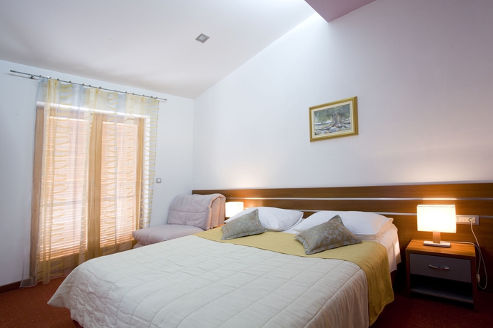 Imagen de la habitación del Hotel Eden, Podstrana. Foto 5