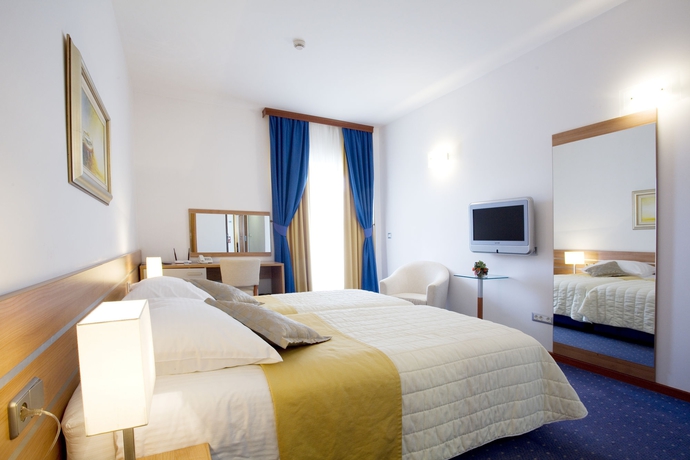 Imagen de la habitación del Hotel Eden, Podstrana. Foto 6