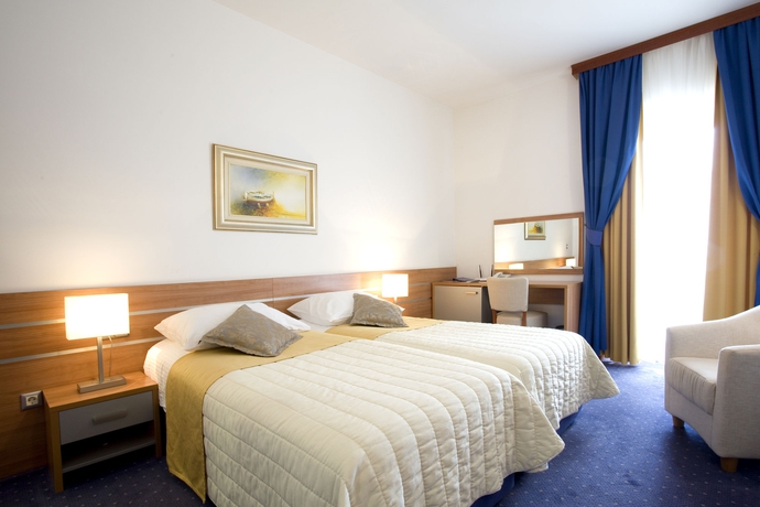 Imagen de la habitación del Hotel Eden, Podstrana. Foto 7