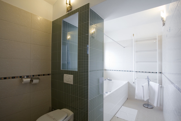 Imagen de la habitación del Hotel Eden, Podstrana. Foto 8