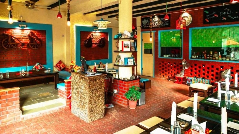 Imagen del bar/restaurante del Hotel Eden Resort, Chametha. Foto 3