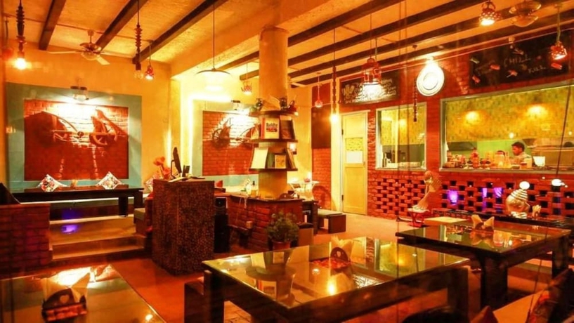 Imagen del bar/restaurante del Hotel Eden Resort, Chametha. Foto 4