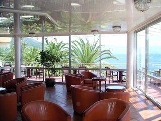 Imagen de los interiores del Hotel Eden Roc, AJACCIO. Foto 6