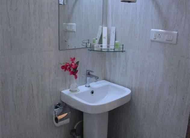 Imagen de la habitación del Hotel Eden Roc, Bhubaneswar. Foto 12