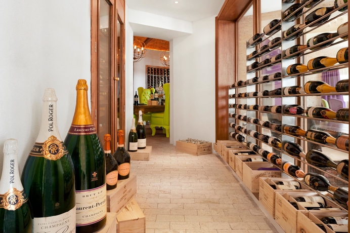 Imagen del bar/restaurante del Hotel Eden Roc Cap Cana. Foto 4