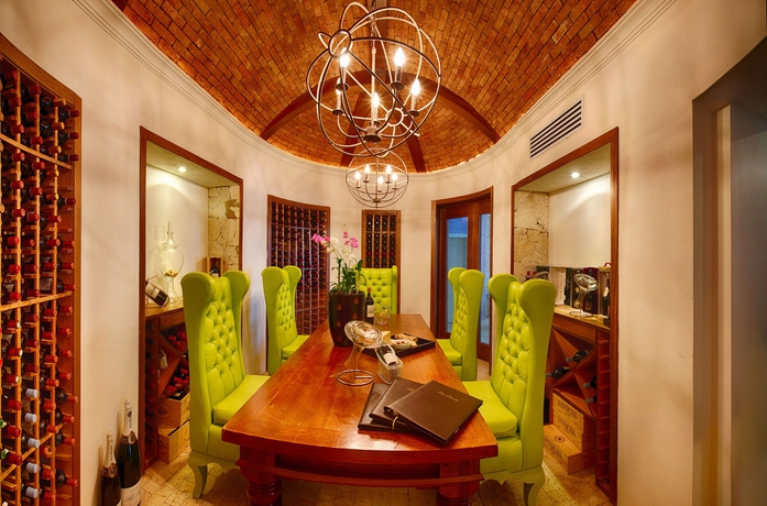 Imagen del bar/restaurante del Hotel Eden Roc Cap Cana. Foto 5