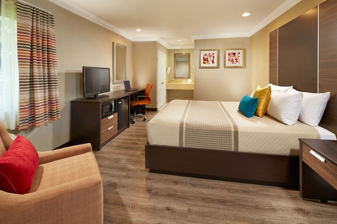 Imagen de la habitación del Hotel Eden Roc Inn and Suites. Foto 6