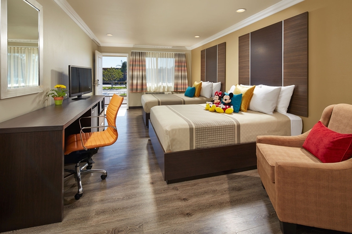Imagen de la habitación del Hotel Eden Roc Inn and Suites. Foto 8