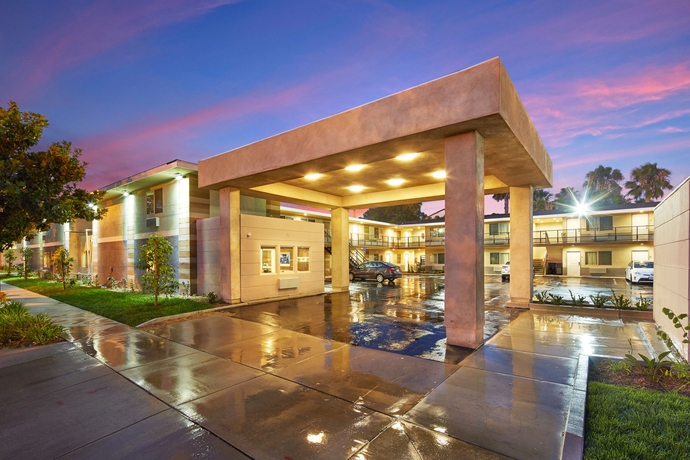 Imagen general del Hotel Eden Roc Inn and Suites. Foto 3