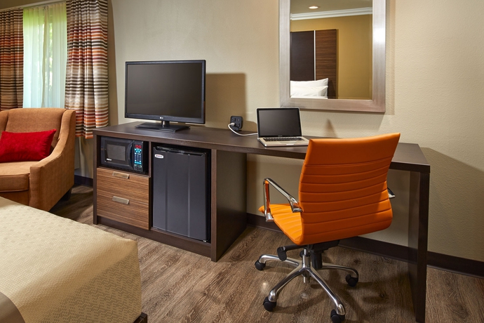 Imagen de los interiores del Hotel Eden Roc Inn and Suites. Foto 14