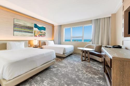 Imagen de la habitación del Hotel Eden Roc Miami Beach. Foto 15