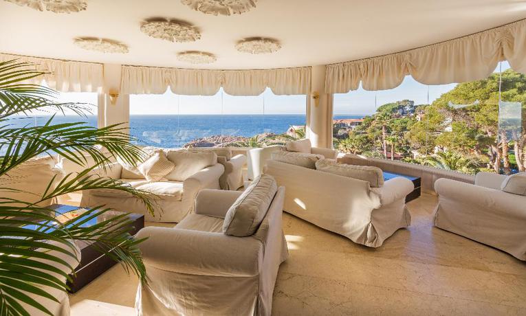 Imagen del bar/restaurante del Hotel Eden Roc, San Feliu de Guixols. Foto 2