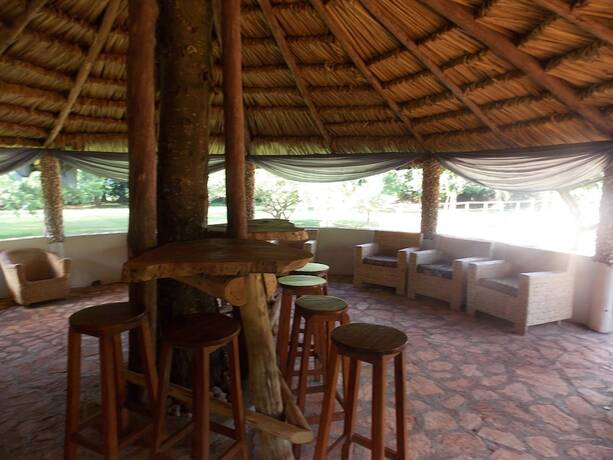 Imagen general del Hotel Eden Rock Resort, Kyabirwa. Foto 1