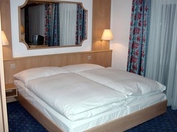 Imagen de la habitación del Hotel Eden Saas Grund. Foto 2