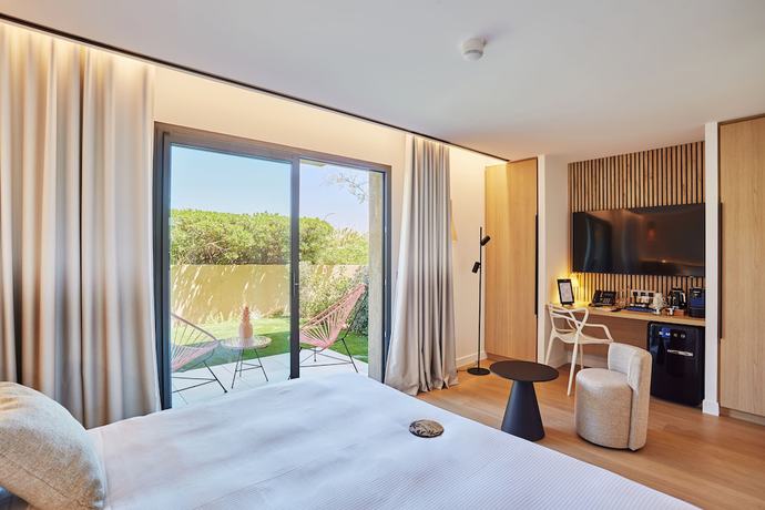 Imagen de la habitación del Hotel Eden, Sainte-Maxime. Foto 16