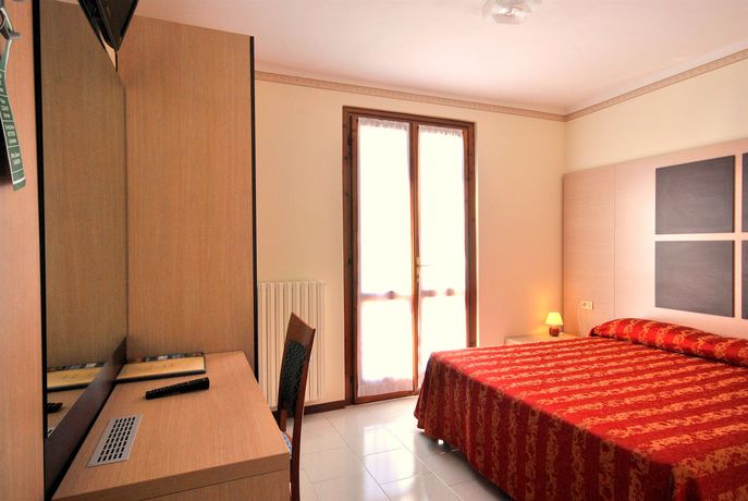 Imagen de la habitación del Hotel Eden Salò. Foto 6