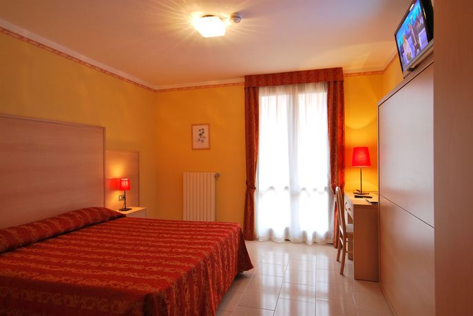 Imagen de la habitación del Hotel Eden Salò. Foto 7