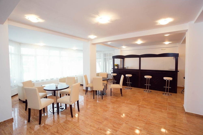 Imagen del bar/restaurante del Hotel Eden, Sibiu. Foto 4