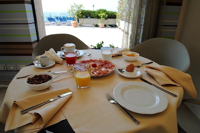 Imagen del bar/restaurante del Hotel Eden, Sirmione. Foto 3