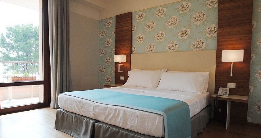 Imagen de la habitación del Hotel Eden, Sirmione. Foto 10