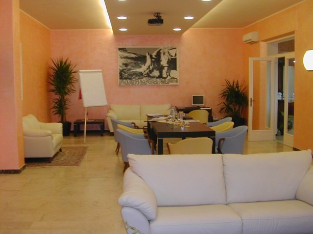 Imagen del bar/restaurante del Hotel Eden Spa. Foto 5