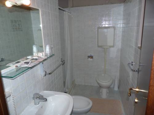 Imagen de la habitación del Hotel Eden, Vignola. Foto 7