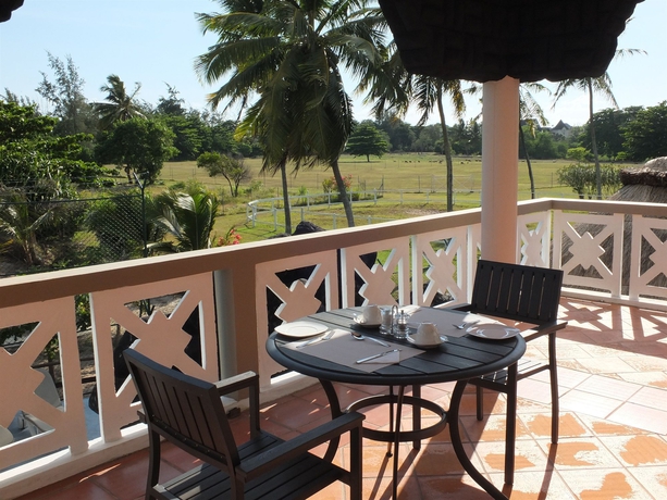 Imagen del bar/restaurante del Hotel Eden Villa. Foto 5