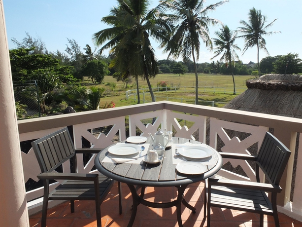 Imagen del bar/restaurante del Hotel Eden Villa. Foto 6