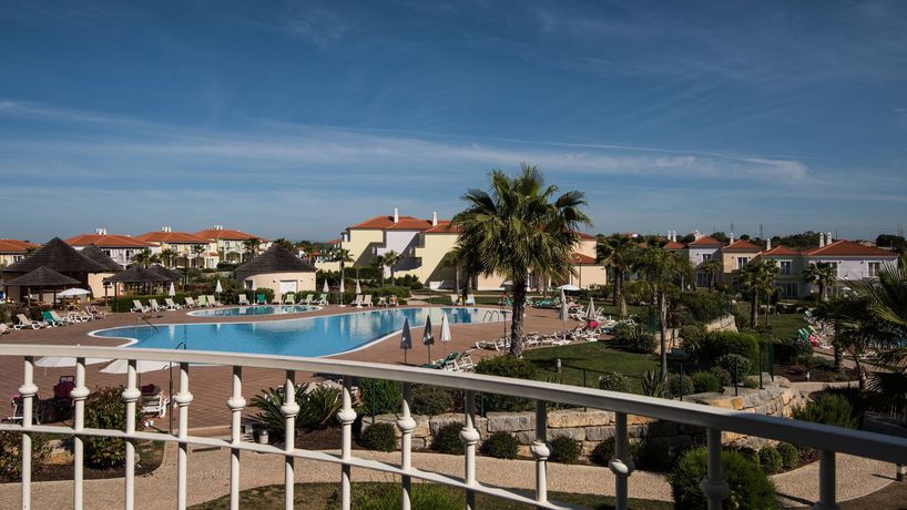 Imagen de la piscina del Hotel Eden Villas & Apartments. Foto 21