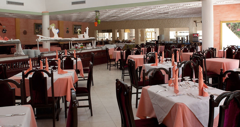 Imagen del bar/restaurante del Hotel Eden Yasmine and Spa. Foto 2