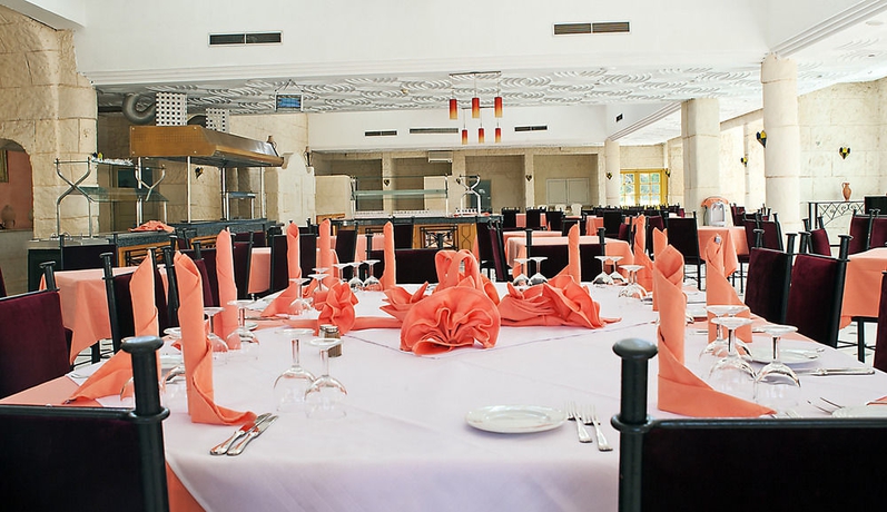 Imagen del bar/restaurante del Hotel Eden Yasmine and Spa. Foto 4