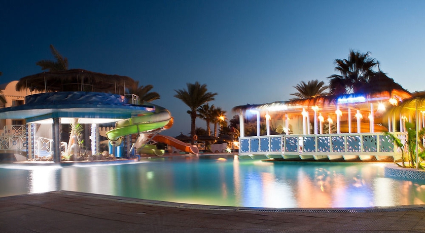 Imagen de la piscina del Hotel Eden Yasmine and Spa. Foto 16