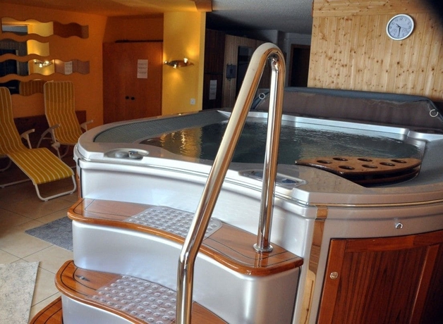 Imagen de la piscina del Hotel Eden and Résidence. Foto 19