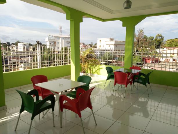 Imagen de los exteriores del Hotel Edenia. Foto 19