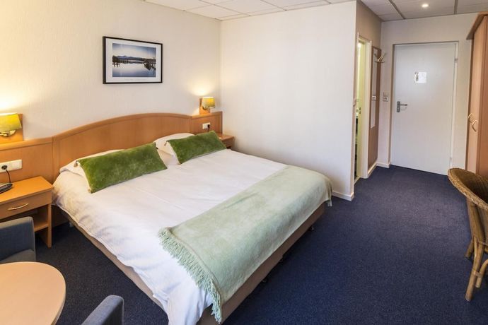 Imagen de la habitación del Hotel Edenpark. Foto 13