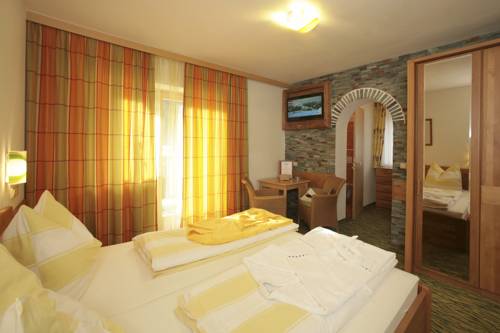 Imagen de la habitación del Hotel Eder Michaela. Foto 2