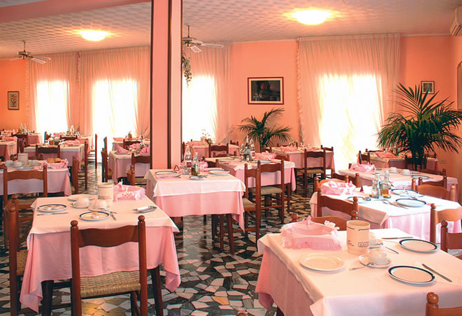 Imagen del bar/restaurante del Hotel Edera. Foto 2