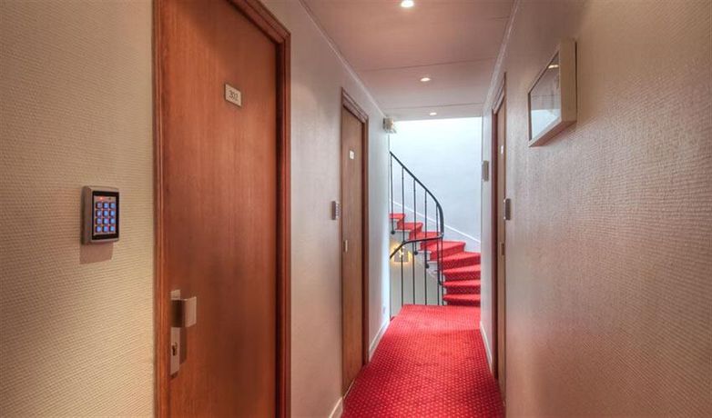 Imagen de los interiores del Hotel Edgar Quinet. Foto 14