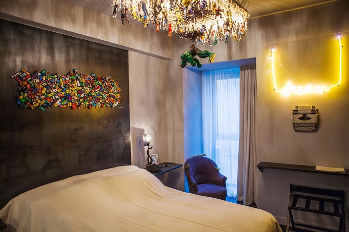 Imagen de la habitación del Hotel Edgar and Achille. Foto 13