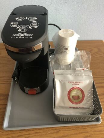 Imagen general del Hotel Edge Of The Woods Motel. Foto 2