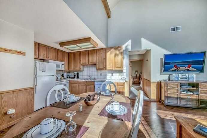 Imagen de la habitación del Hotel Edgelake Beach Club. Foto 12