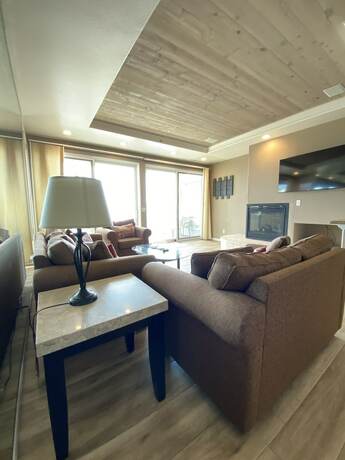 Imagen de la habitación del Hotel Edgelake Beach Club. Foto 13