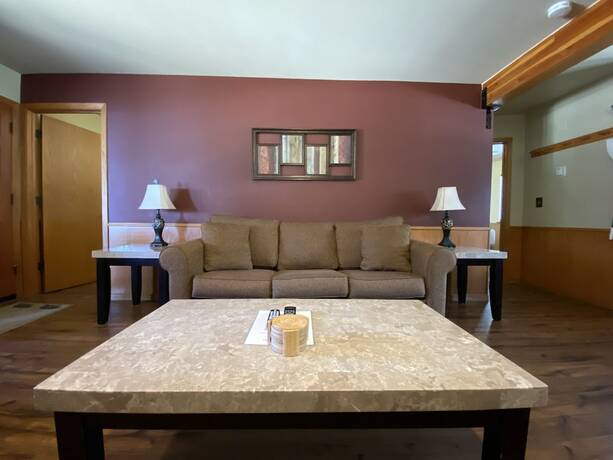 Imagen de la habitación del Hotel Edgelake Beach Club. Foto 19