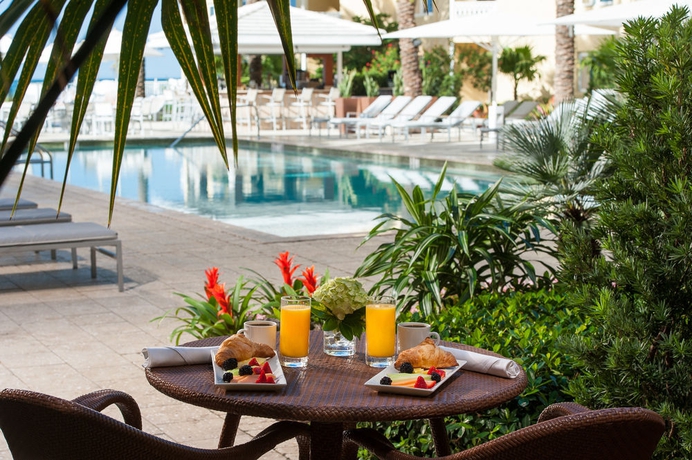 Imagen del bar/restaurante del Hotel Edgewater Beach. Foto 3