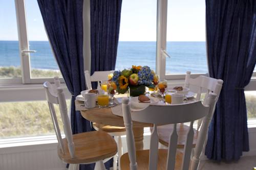 Imagen de la habitación del Hotel Edgewater Beach Resort, A Vri Resort. Foto 11