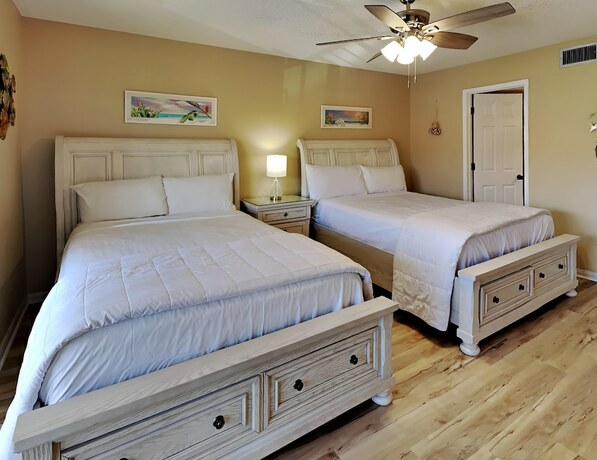 Imagen de la habitación del Hotel Edgewater Beach and Golf Resort by Southern Vacation Rentals II. Foto 14